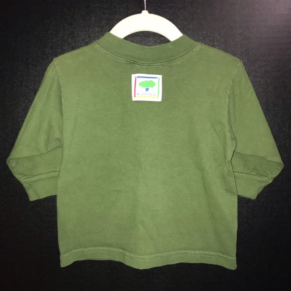 Mulberri Bush top, dark olive green w/ 2 white bears under a snow covered branch - Picture 4 of 7